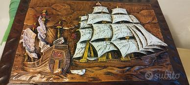 Antico Forziere inciso a mano con basso rilievo