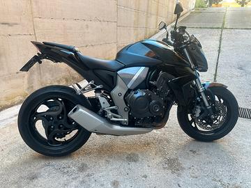 Honda cb1000r