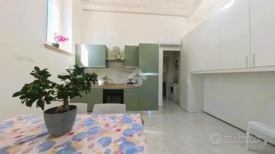 2 LOCALI A CIVITANOVA MARCHE