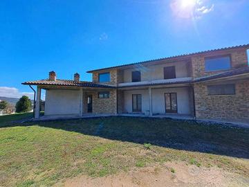 Villa di 600 m² con più di 5 locali e box auto dop