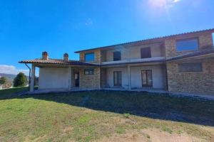 Villa di 600 m² con più di 5 locali e box auto dop