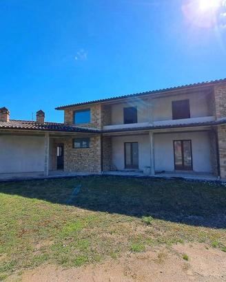Villa di 600 m² con più di 5 locali e box auto dop