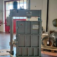 Pressa per carta e cartone