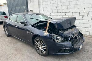 Maserati quattroporte granlusso SINISTRATA