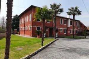 Splendido rustico tre unita' abitative