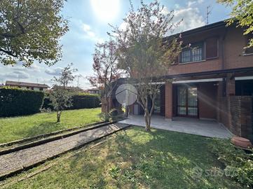 VILLA A SCHIERA A TREZZANO ROSA