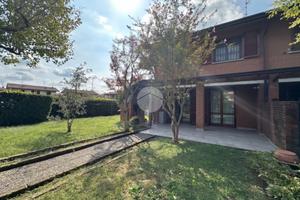 VILLA A SCHIERA A TREZZANO ROSA