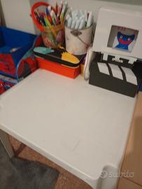 Tavolino e seggiolina Plastica per bimbi piccoli