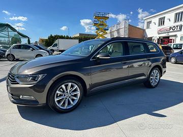 VOLKSWAGEN Passat Variant 2.0 TDI DSG Executive