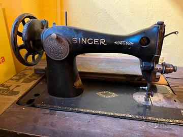 Macchina da cucire a pedale singer