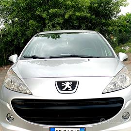 Peugeot 207 1.4 HDi 70CV Diesel  • Neopatentati •