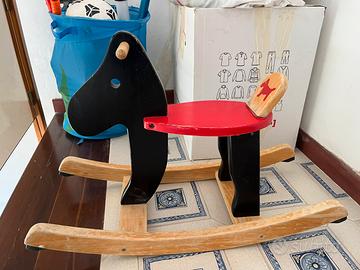 Cavallo a dondolo legno