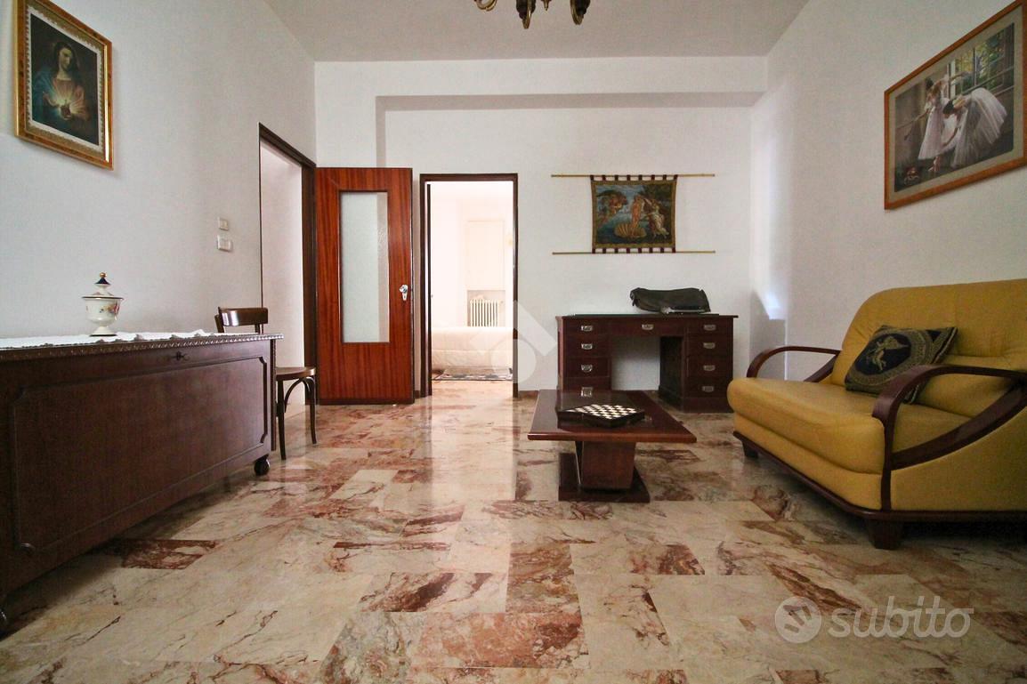 4 LOCALI A OSTUNI - Vista 6