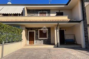 VILLA A SCHIERA A PIEDIMONTE SAN GERMANO