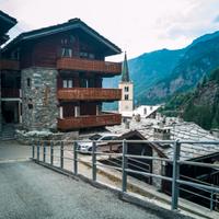 Settembre : 800 eur- ottobre /novembre : 700 euro