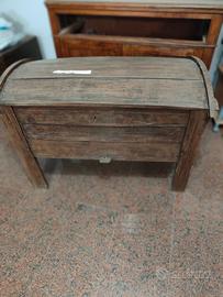 Baule antico in legno