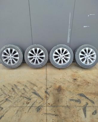 4 cerchi con 4 gomme  opel