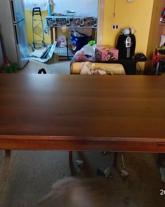  tavolo in  legno 