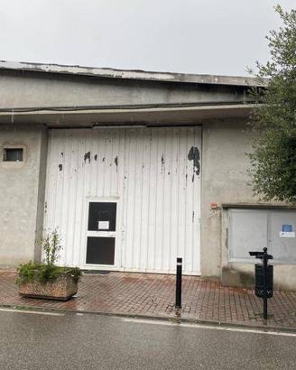 Immobile in asta di 1071 m² con 1 locale a Serrava