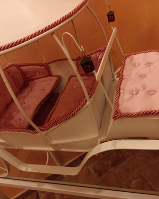 Carrozza realizzata a mano da fabbro esperto