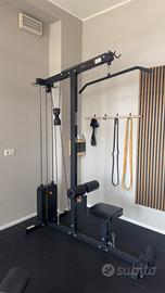 Lat machine - pulley