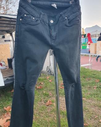 Jeans donna neri skinny strappati 