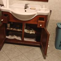 Mobile lavandino con specchio