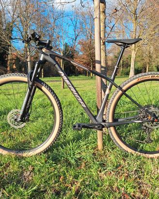 MTB Carbonio Taglia M – Telaio Top di Gamma