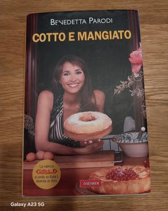 LIBRO DI RICETTE  BENEDETTAPARODI COTTO E MANGIATO