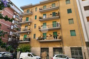 5 LOCALI A COSENZA