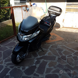Suzuki Burgman 400 con allarme