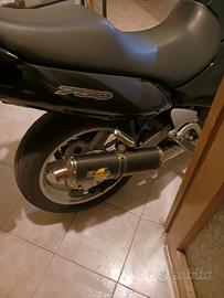 Suzuki  gsx  750F 