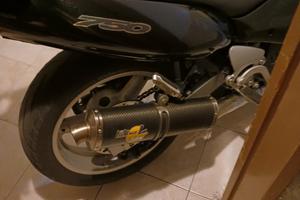 Suzuki  gsx  750F 