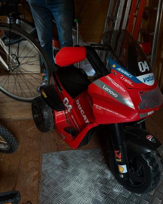 Moto elettrica ducati bimbo peg perego