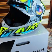 casco Airoh Wraap Alien Yellow e ginocchiere