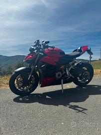 Ducati streetfighter v2 desmo
