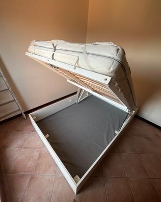 Letto matrimoniale con materasso