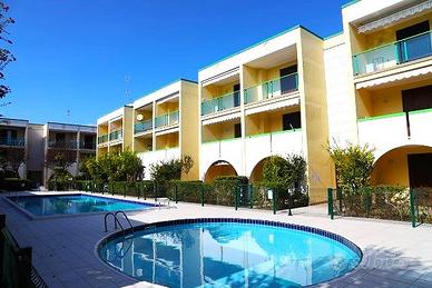 Ampio appartamento su due livelli con giardino