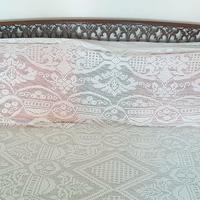 Coperta ricamata a mano