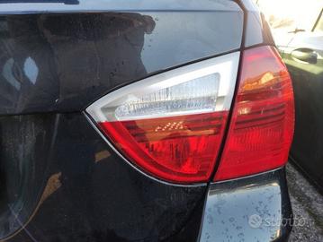 Fanale post dx int BMW 330 del 2005
