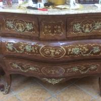Trittico, letto matrimoniale, specchio, lampadario
