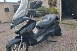 Suzuki Burgman UH 200