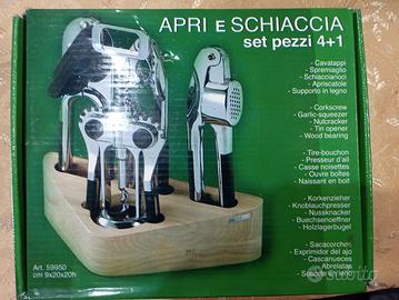 Set apri e schiaccia Brandani 