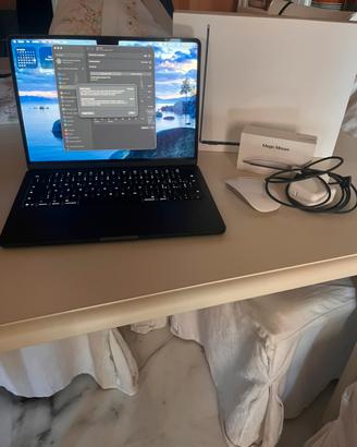 Macbook air m5 + magic mouse come nuovo