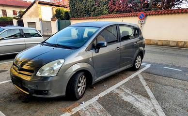 Toyota Corolla Verso 2005