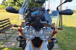 Moto Guzzi V85TT evocative graphics 2019