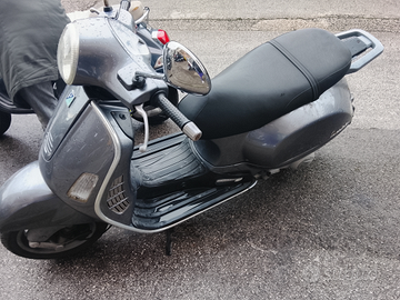 Vespa GTS 200
