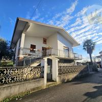 Casa singola con giardino