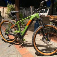 montain bike Cube assistita