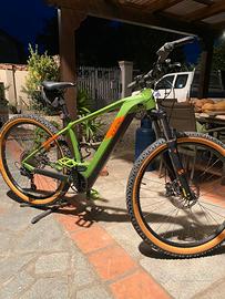 montain bike Cube assistita